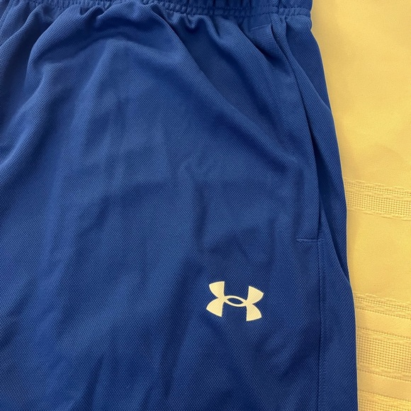 NWT Men's Blue Under Armour Baseline Speed Shorts (L) - Picture 2 of 4